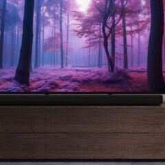 une barre de son sur un meuble télé