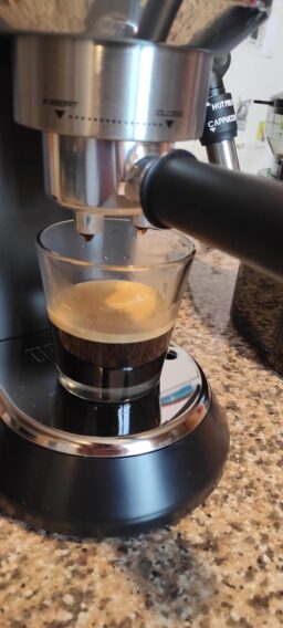 image client 1 Machine expresso compacte De'longhi Dedica Style EC685.bk Luxe