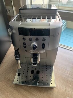 image client 1 Machine À Café Automatique De'longhi Magnifica S Smart Ecam250.31.sb