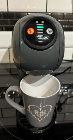 image client 1 Machine à café dosettes multi boissons Nescafé Dolce Gusto Genio S KP243B10
