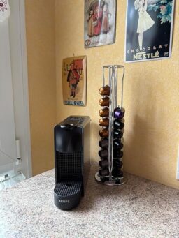 image client 1 Machine à café Nespresso Essenza Mini YY2910fd espresso compact
