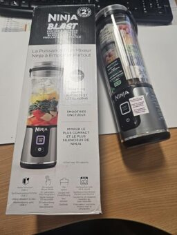 image client 1 Blender portable Ninja BC151EUBK pour smoothies et shakes