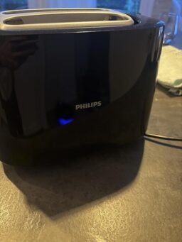 image client 1 Grille pain Philips HD2581-90 pour un petit déjeuner réussi