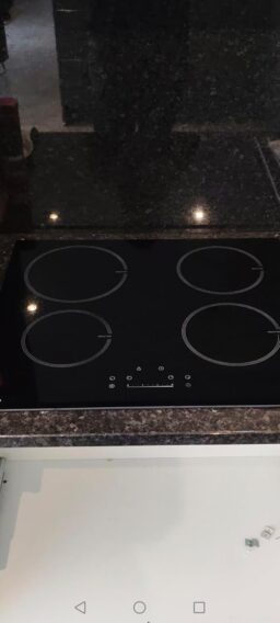 image client 1 Table de Cuisson Induction Comfee Cih741f238k0