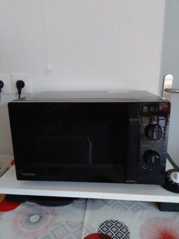 image client 1 Four À Micro Ondes avec Grill Toshiba MW2 MG20P(BK)