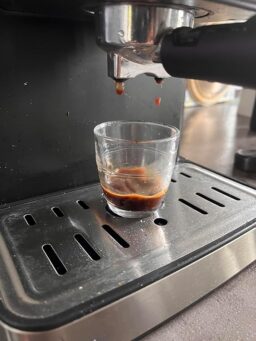 image client 10 Machine à café expresso Cecotec Power Espresso 20 Barista Pro