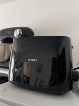 image client 10 Grille pain Philips HD2581-90 pour un petit déjeuner réussi