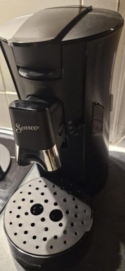 image client 10 Machine à café à dosettes Philips Senseo CSA240-61