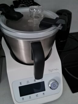 image client 10 Robot cuisine Ufesa TotalChef Rk7 multifonction intelligent connecté