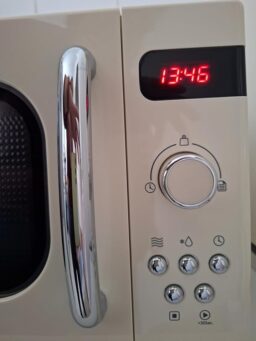 image client 2 Micro Ondes Rétro Comfee CMSRO 20di Cr