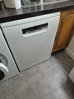 image client 2 Lave vaisselle Bosch SMS4EMW01F Série 4 pose libre