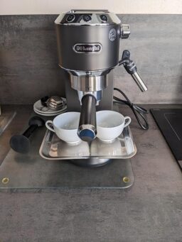 image client 2 Machine expresso compacte De'longhi Dedica Style EC685.bk Luxe