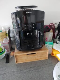 image client 2 Machine à café grain automatique Krups Essential YY8135FD LCD