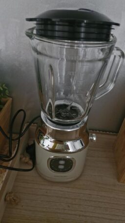 image client 3 Blender Mixeur Cecotec RetroTwist Black Modèle Innovant Polyvalent