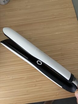 image client 3 Lisseur professionnel Ghd Platinum+ pour cheveux exigeants
