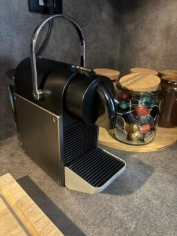 image client 3 Machine À Café Nespresso Krups Pixie Titane YY5290FD
