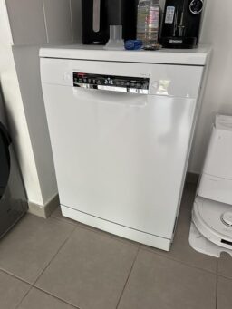 image client 4 Lave vaisselle Bosch SMS4EMW01F Série 4 pose libre