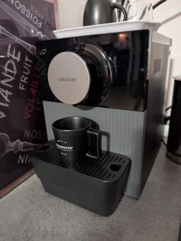 image client 4 Machine à café superautomatique Cecotec Cremmaet Cube