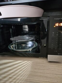 image client 4 Micro Ondes avec Gril Cecotec ProClean 6110