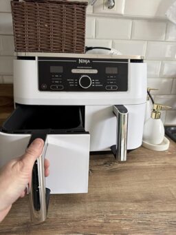image client 4 Friteuse À Air Ninja Foodi MAX Dual Zone AF400EUWH