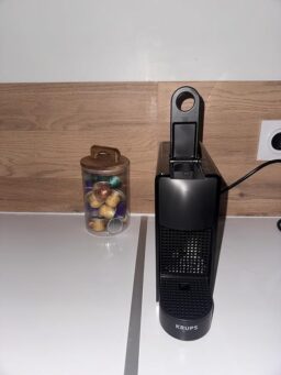 image client 5 Machine à café Nespresso Essenza Mini YY2910fd espresso compact