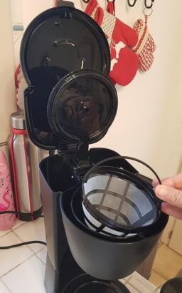 image client 6 Cafetière électrique amazon basics machine à café filtre 10 tasses