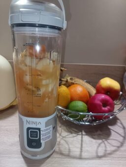 image client 6 Blender portable Ninja BC151EUBK pour smoothies et shakes