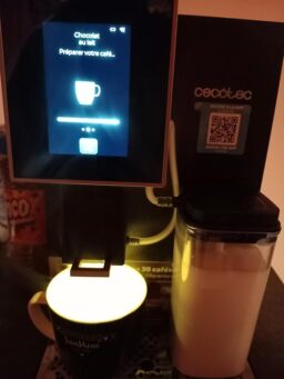 image client 7 Machine à café superautomatique Cecotec Cremmaet Compactccino Connected