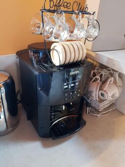 image client 7 Machine à café grain automatique Krups Essential YY8135FD LCD