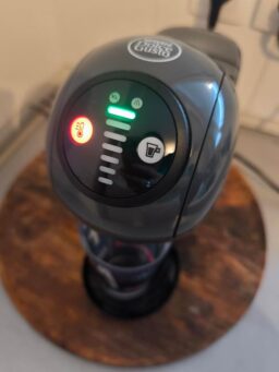 image client 7 Machine à café dosettes multi boissons Nescafé Dolce Gusto Genio S KP243B10