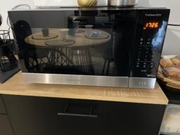 image client 7 Micro Ondes avec Gril Cecotec ProClean 6110