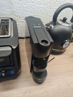 image client 7 Machine à café Nespresso Essenza Mini YY2910fd espresso compact