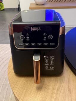 image client 7 Friteuse sans Huile NINJA Air Fryer MAX PRO AF180EUCP