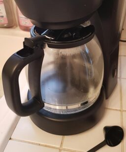 image client 8 Cafetière électrique amazon basics machine à café filtre 10 tasses