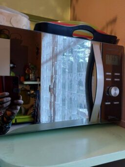 image client 8 Micro Ondes avec Gril Cecotec ProClean 6110