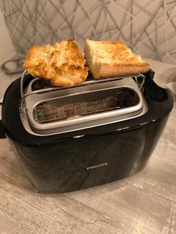 image client 8 Grille pain Philips HD2581-90 pour un petit déjeuner réussi