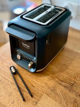 image client 8 Grille pain Tefal TT533811 performant et ergonomique quotidien