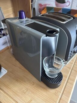 image client 9 Machine à café Nespresso Essenza Mini YY2910fd espresso compact