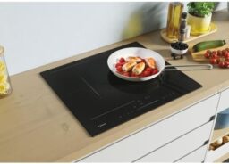 Image du fabricant 2 du CANDY Plaque induction noire