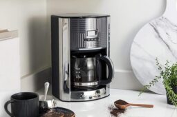 Image du fabricant 2 du Russell Hobbs Geo Inox Gris