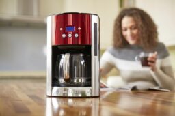 Image du fabricant 7 du Russell Hobbs cafetière Luna rouge