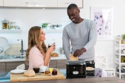 Image du fabricant 9 du Russell Hobbs Grille Pain Retro noir